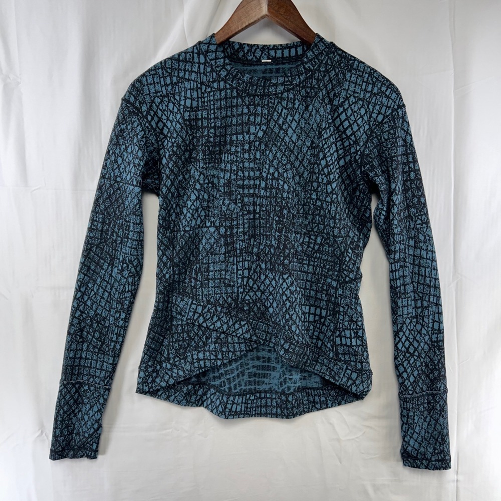 Lululemon Long Sleeve Top Women 6 Blue Black Grid Print Crossover Hem Activewear